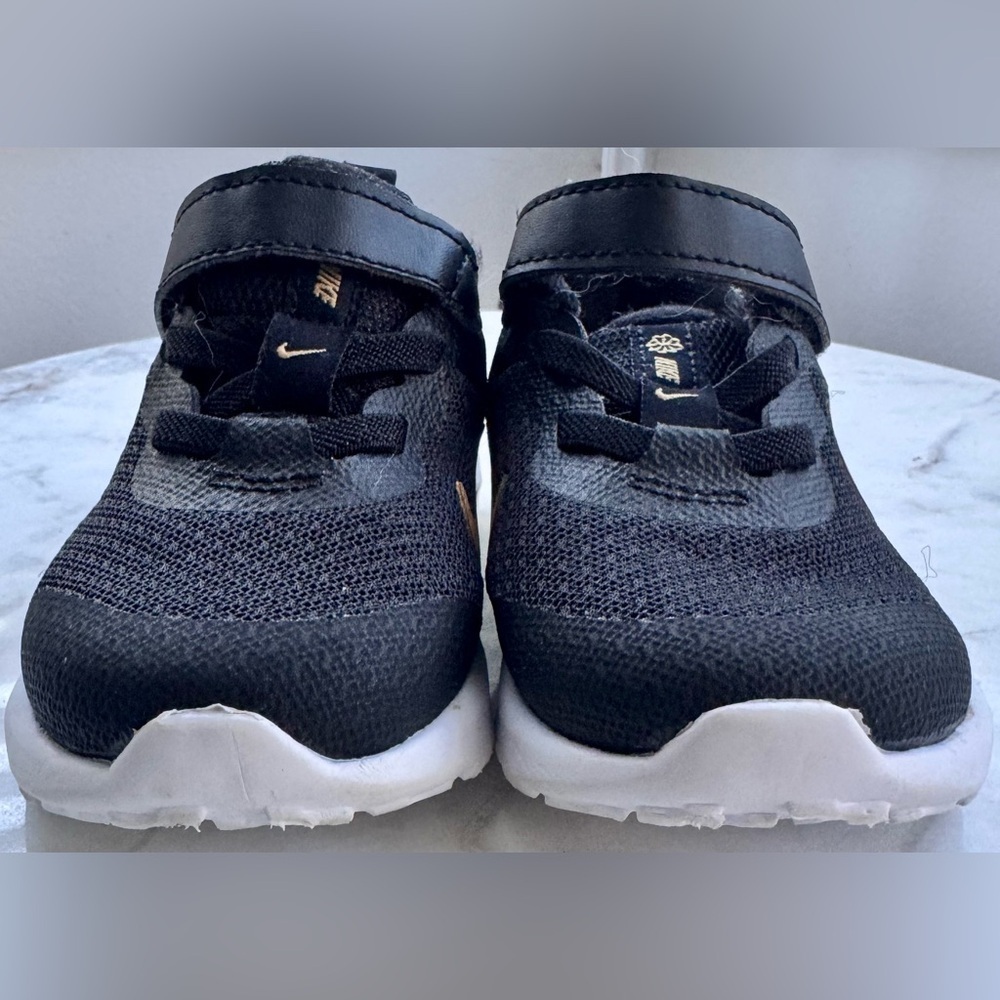 Nike Shoes - Picture 2 of 7